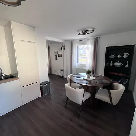 3 - Neu Renoviert Apartment *